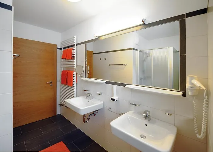 Falkenstein Oda ve Kahvaltı 3*